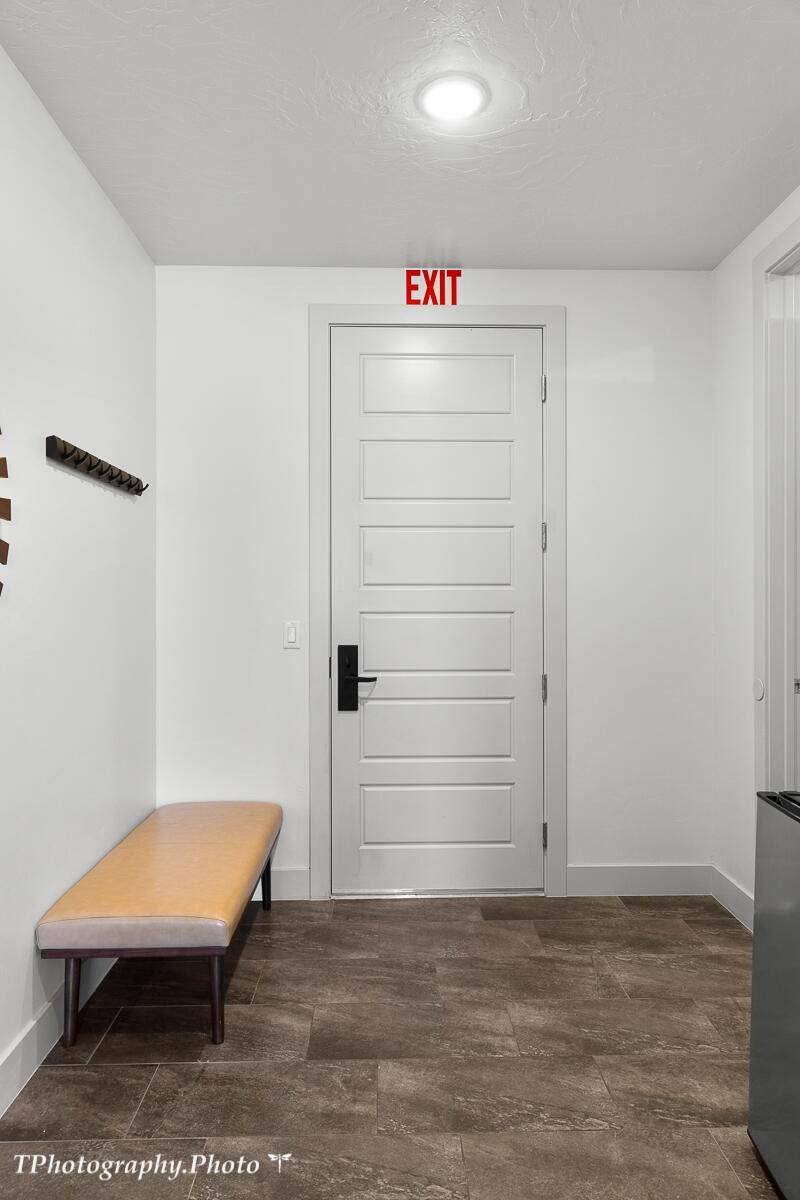 5160 Villas Dr - Photo 1