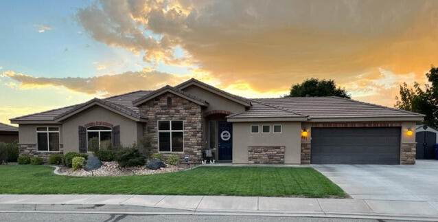 481 1660 W Cir - Photo 1