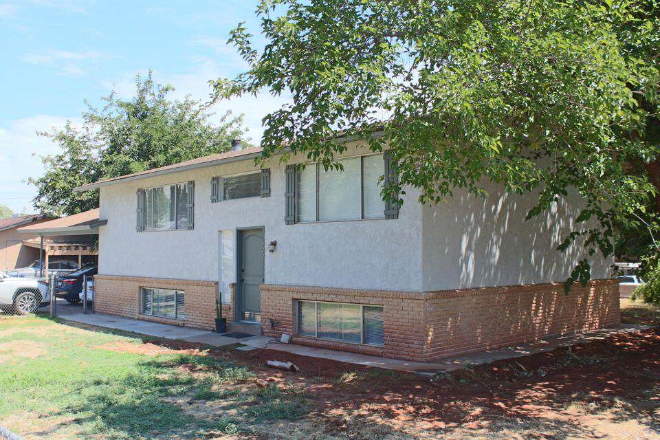 322 Village Way - Photo 1
