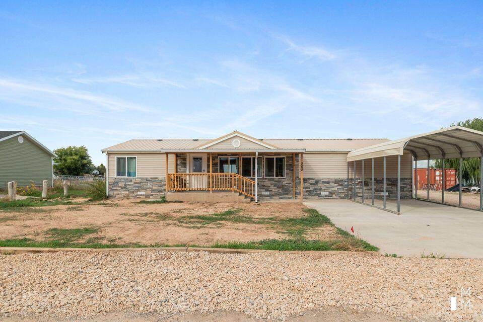 202 Palomino Dr - Photo 1