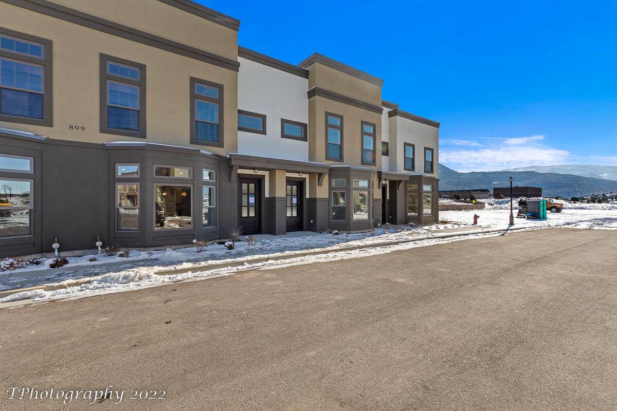 899 Lincoln Ave - Photo 1