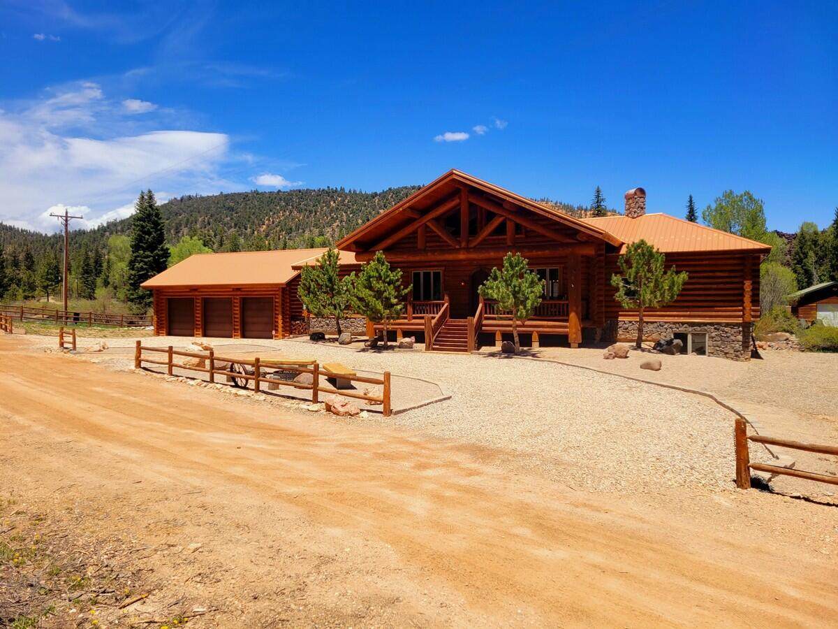 1103 Spring Hollow Rd - Photo 1