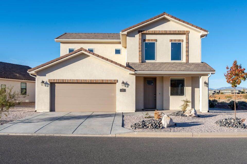 1017 Pleasant Valley Ln - Photo 1