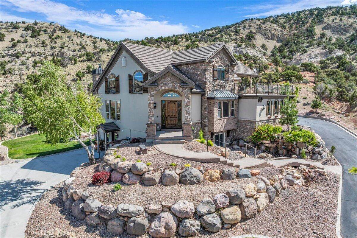 811 Canyon Ridge Dr - Photo 1