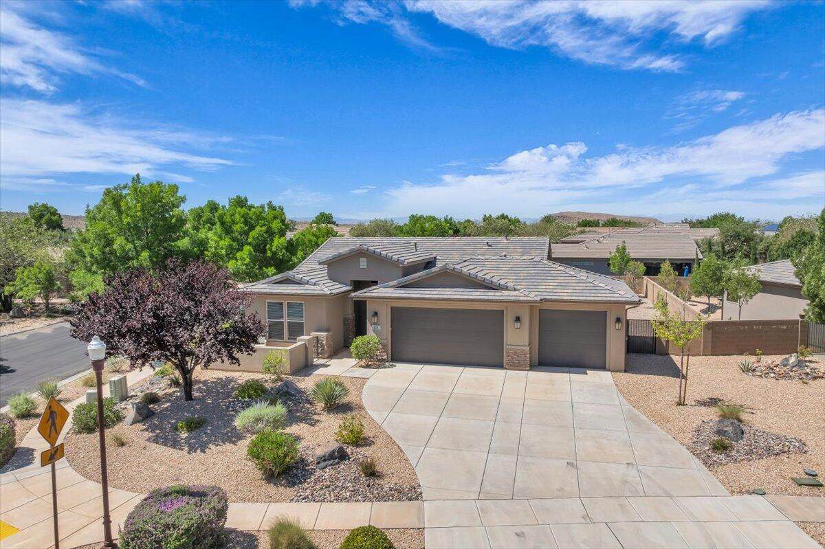 424 Highland Parkway - Photo 1