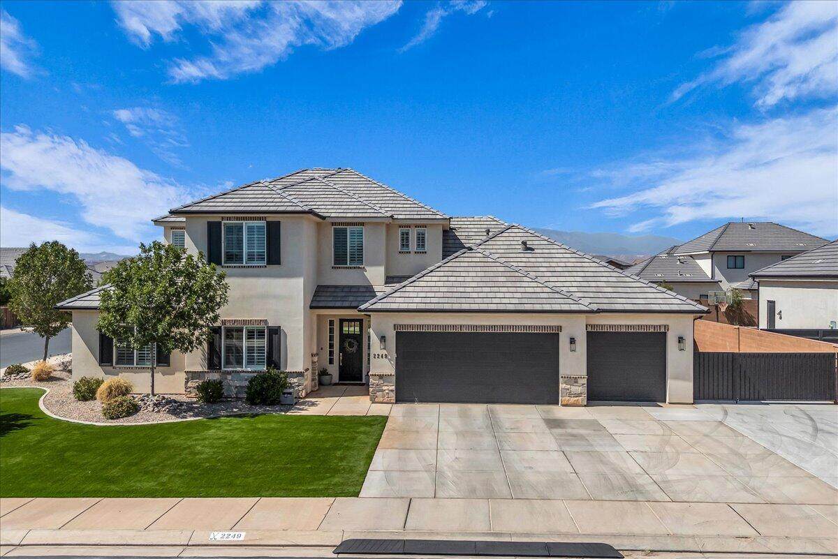 2249 Fieldstone Cir - Photo 1