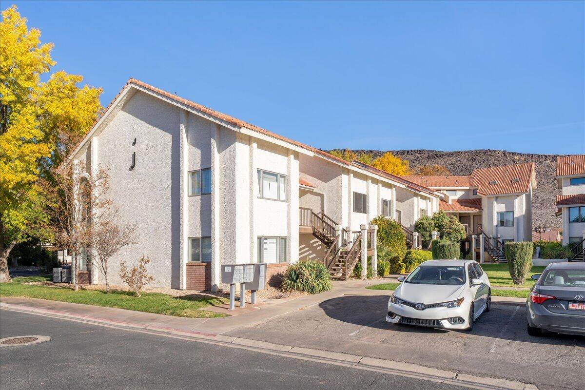 275 Valley View - Photo 1