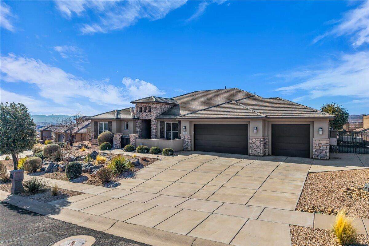 811 Crown King Ave - Photo 1