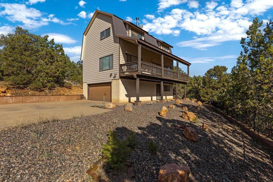 375 Hillcrest Cir - Photo 1