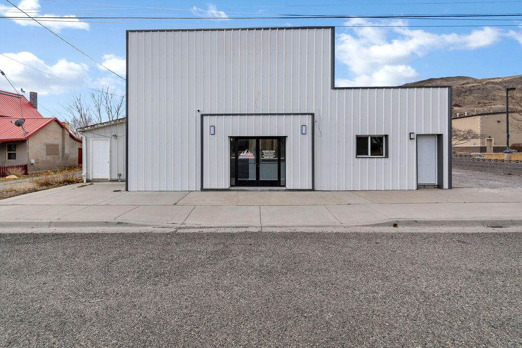 46 Center St - Photo 1