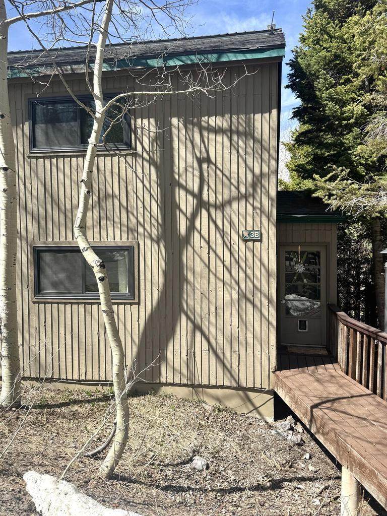 241 Utah 143 - Photo 1
