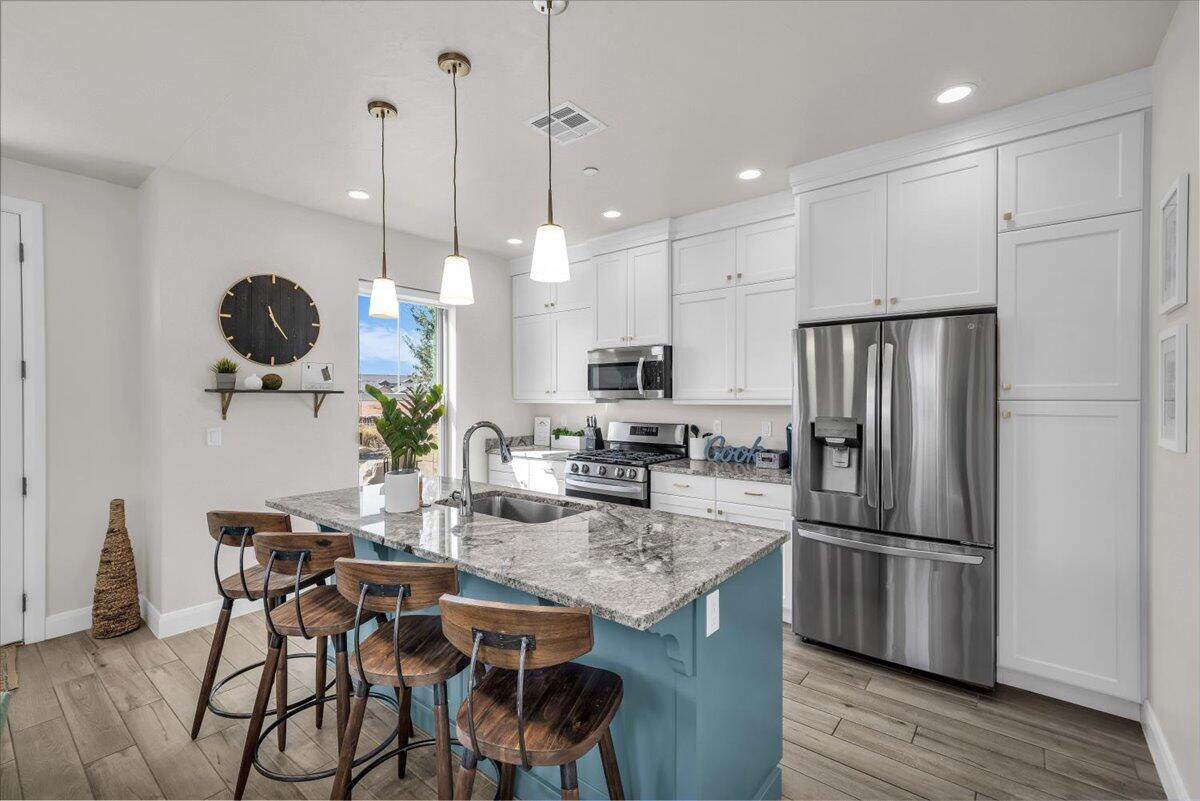 1181 Farmhouse Dr - Photo 1