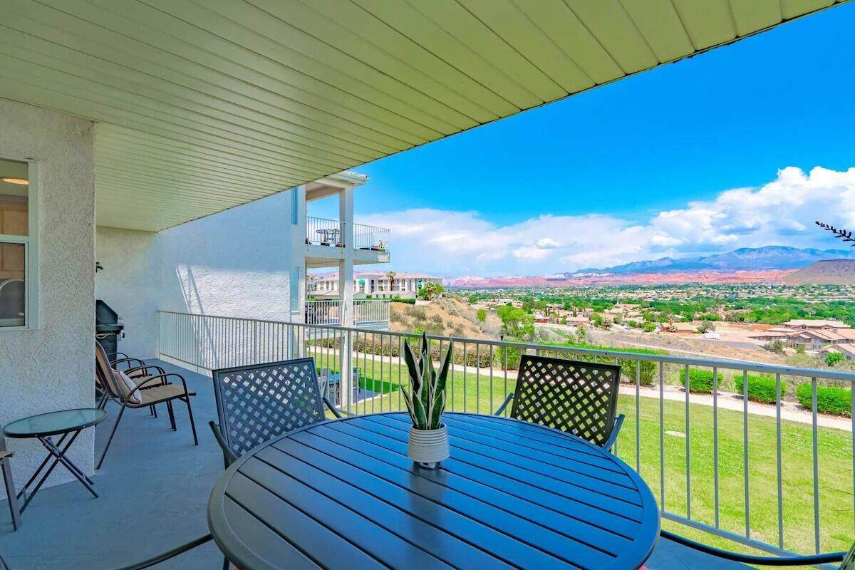 1845 Canyon View Dr - Photo 1