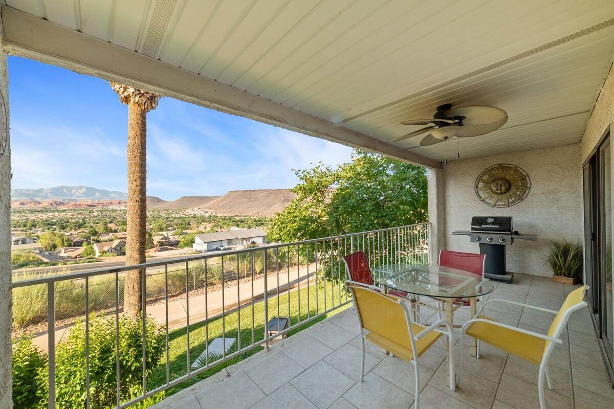 1845 Canyon View Dr - Photo 1