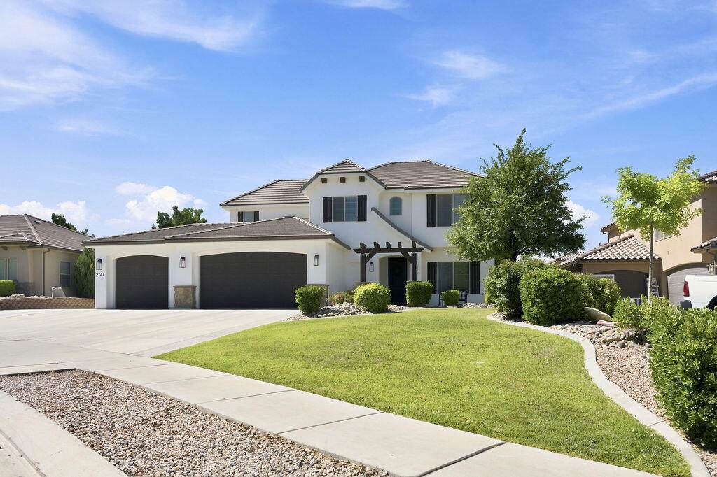 2744 Carmine Dr - Photo 1
