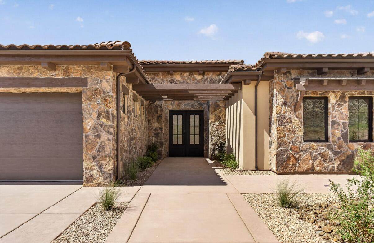 442 Entrada Dr - Photo 1