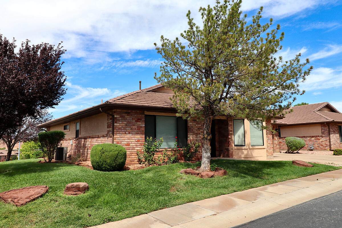 2398 Canterbury Rd - Photo 1