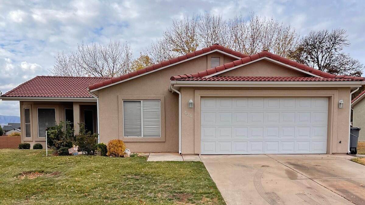 520 Fiesta Dr - Photo 1