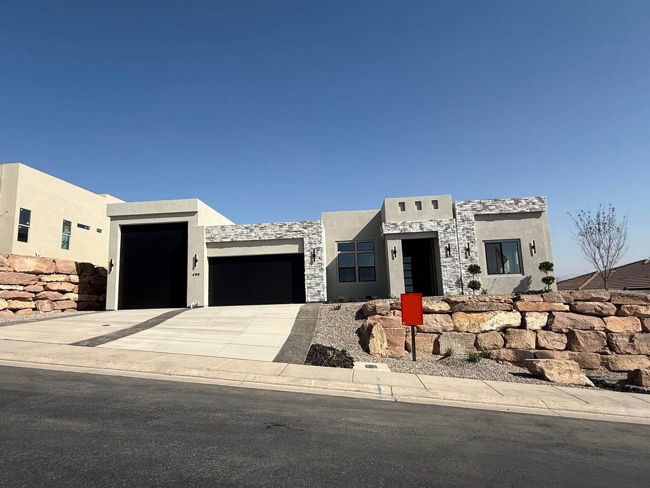 490 Appian Way - Photo 1