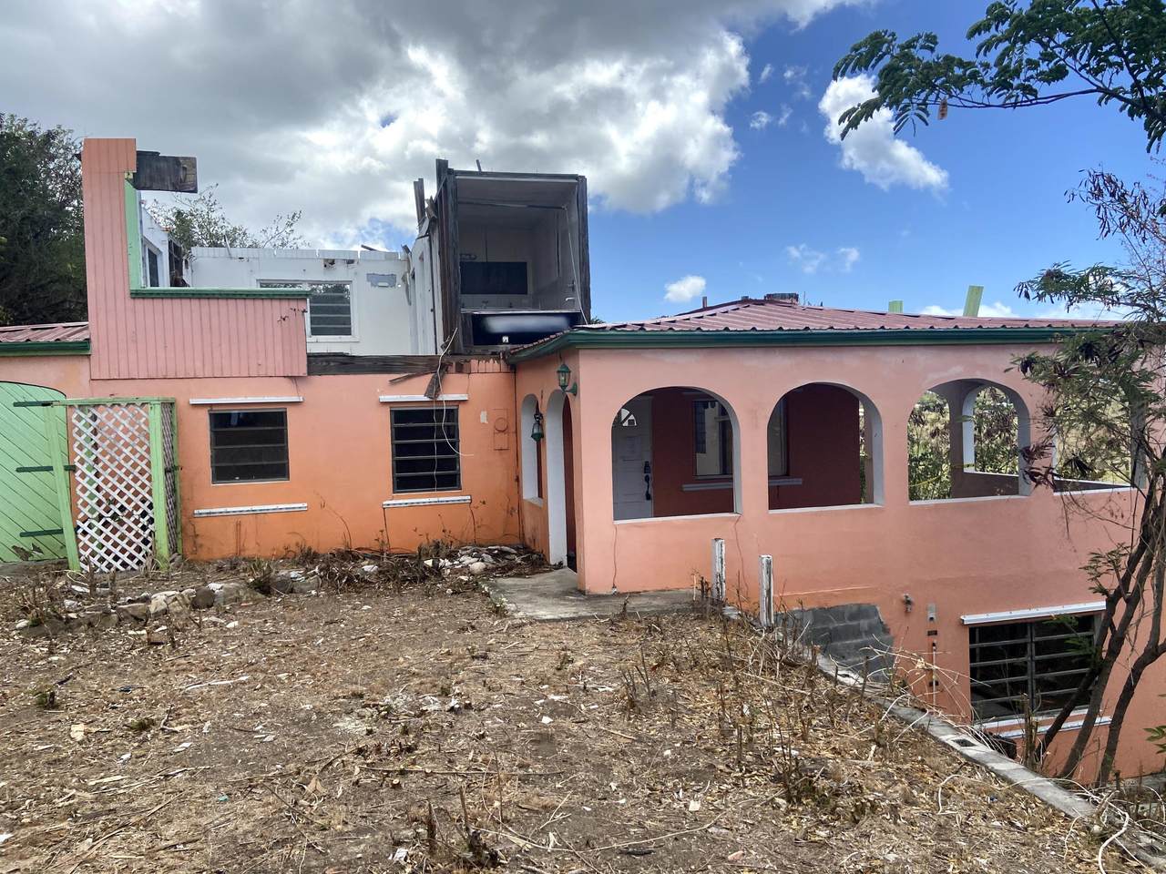 160 La Grange We - Photo 1