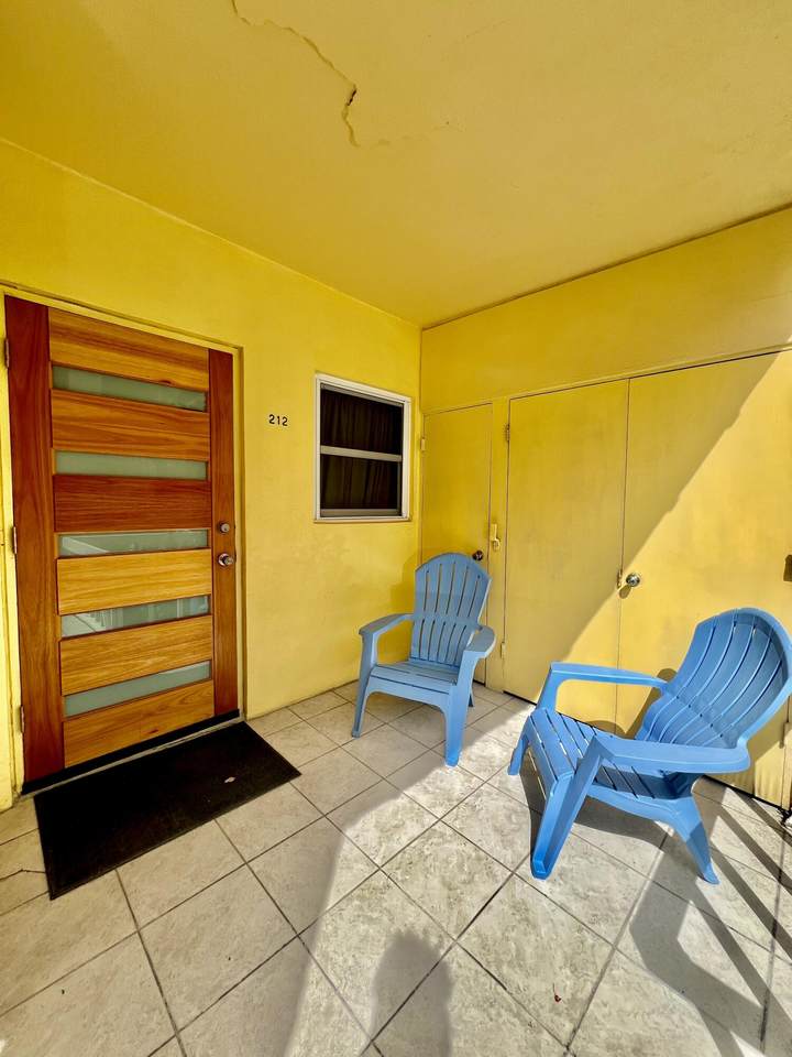 212 St. John Qu - Photo 1