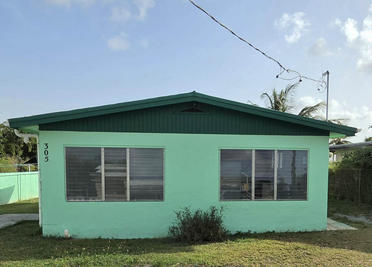 305 Strawberry Hill Qu - Photo 1