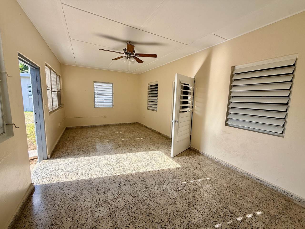 40JD La Grange We - Photo 1