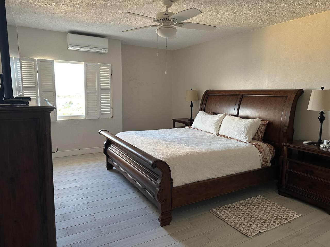 328 St. John Qu - Photo 1