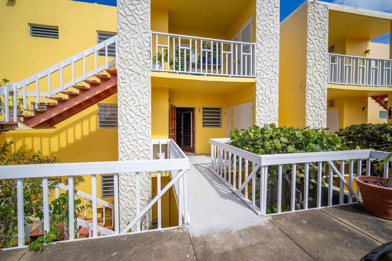 237 St. John Qu - Photo 1