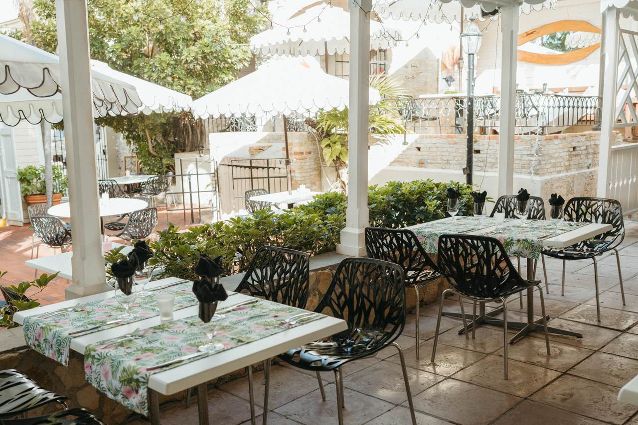 Too Chez Company Street Ch - Photo 1