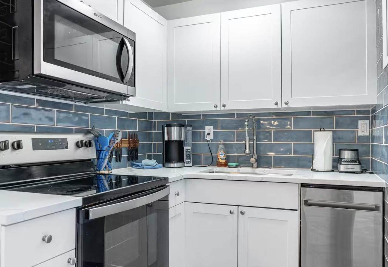 158 Smith Bay Ee - Photo 1