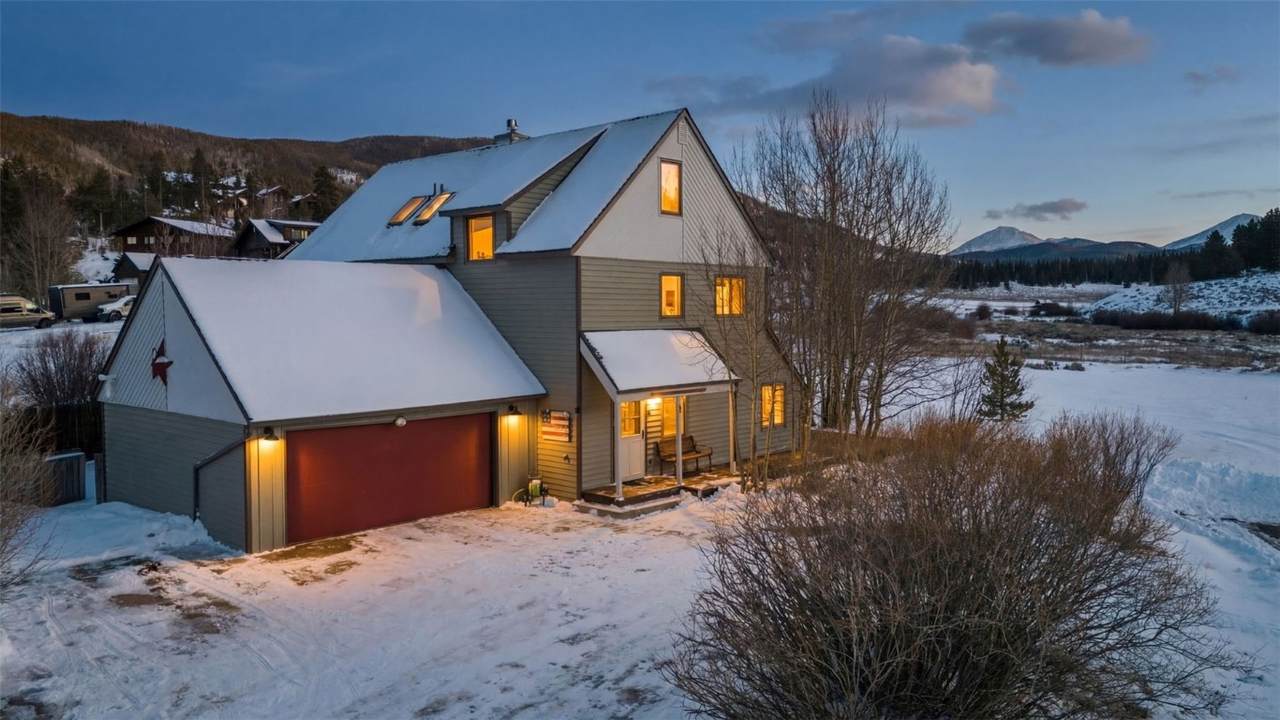 994 Summit Drive - Photo 1