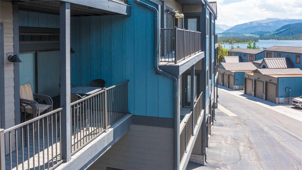 1660 Lakeview Terrace - Photo 1