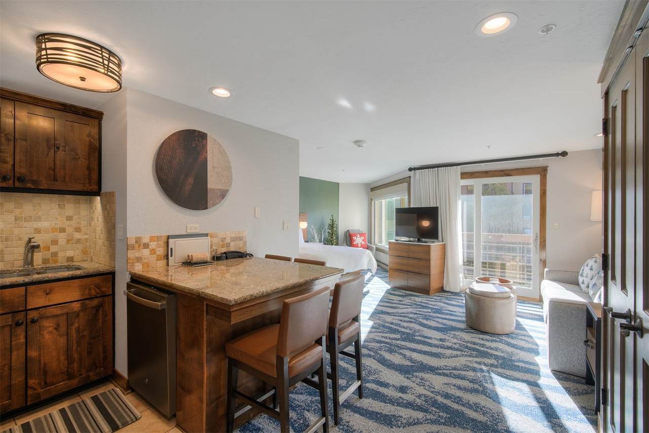 655 Columbine Road - Photo 1