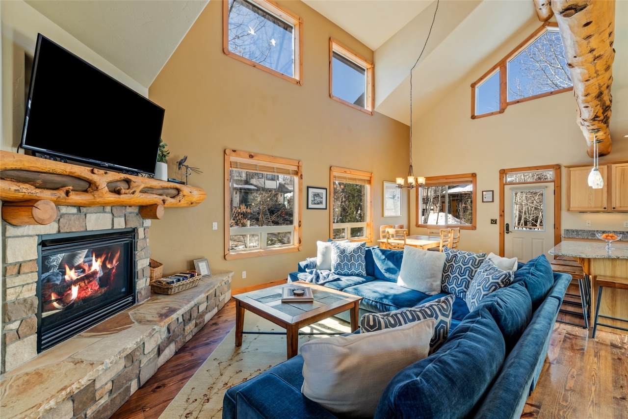 314 Lily Lane - Photo 1