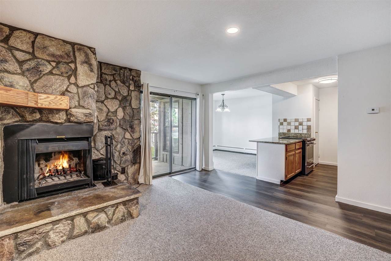 112 La Bonte Street - Photo 1