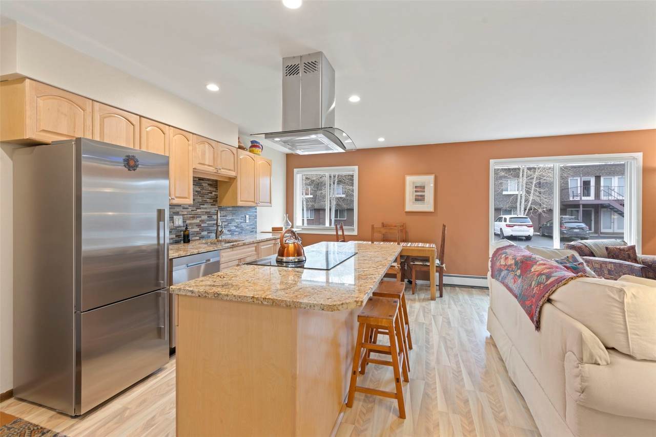 240 La Bonte Street - Photo 1