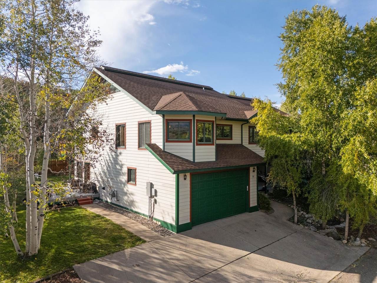 305 Primrose Lane - Photo 1