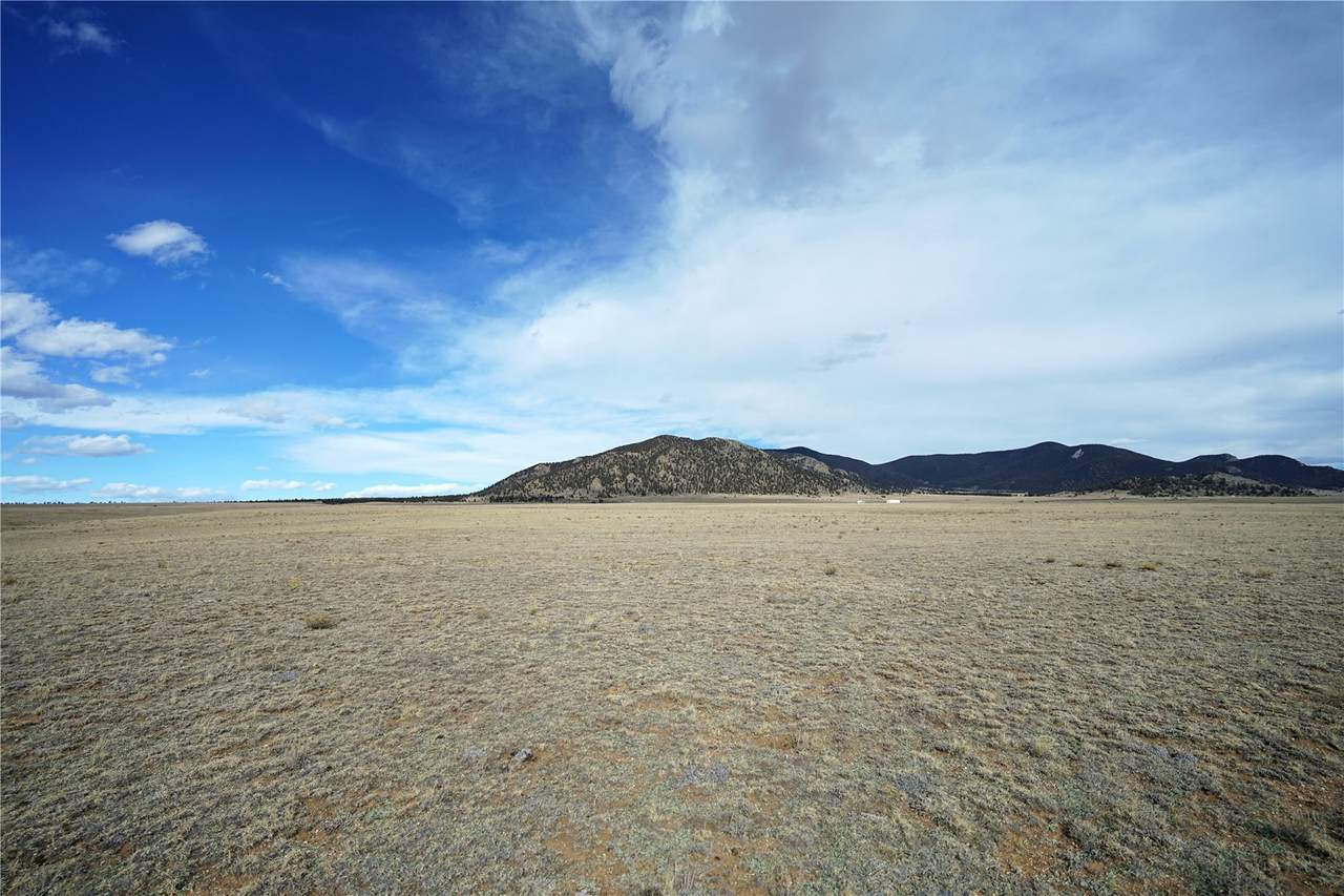 4623 Mesa Road - Photo 1