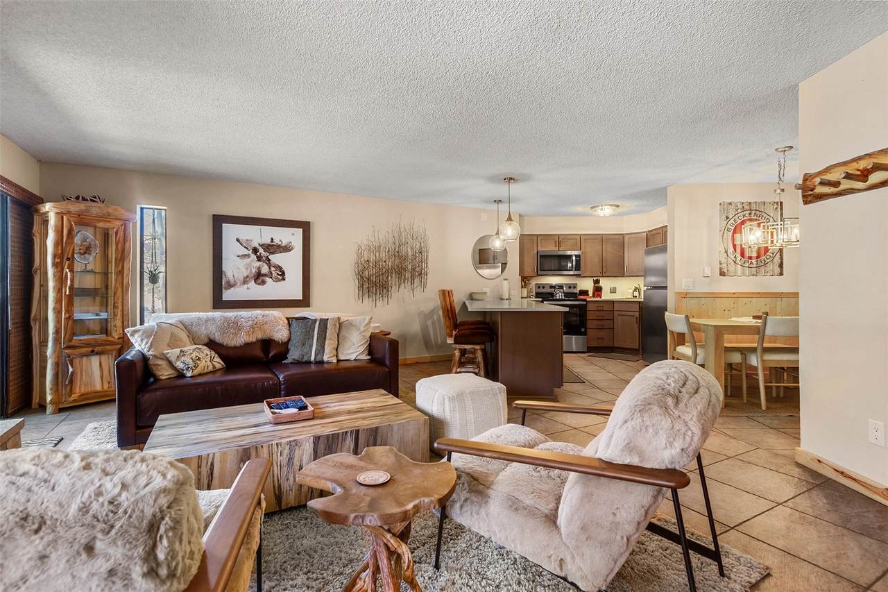 405 Four O'clock Road - Photo 1