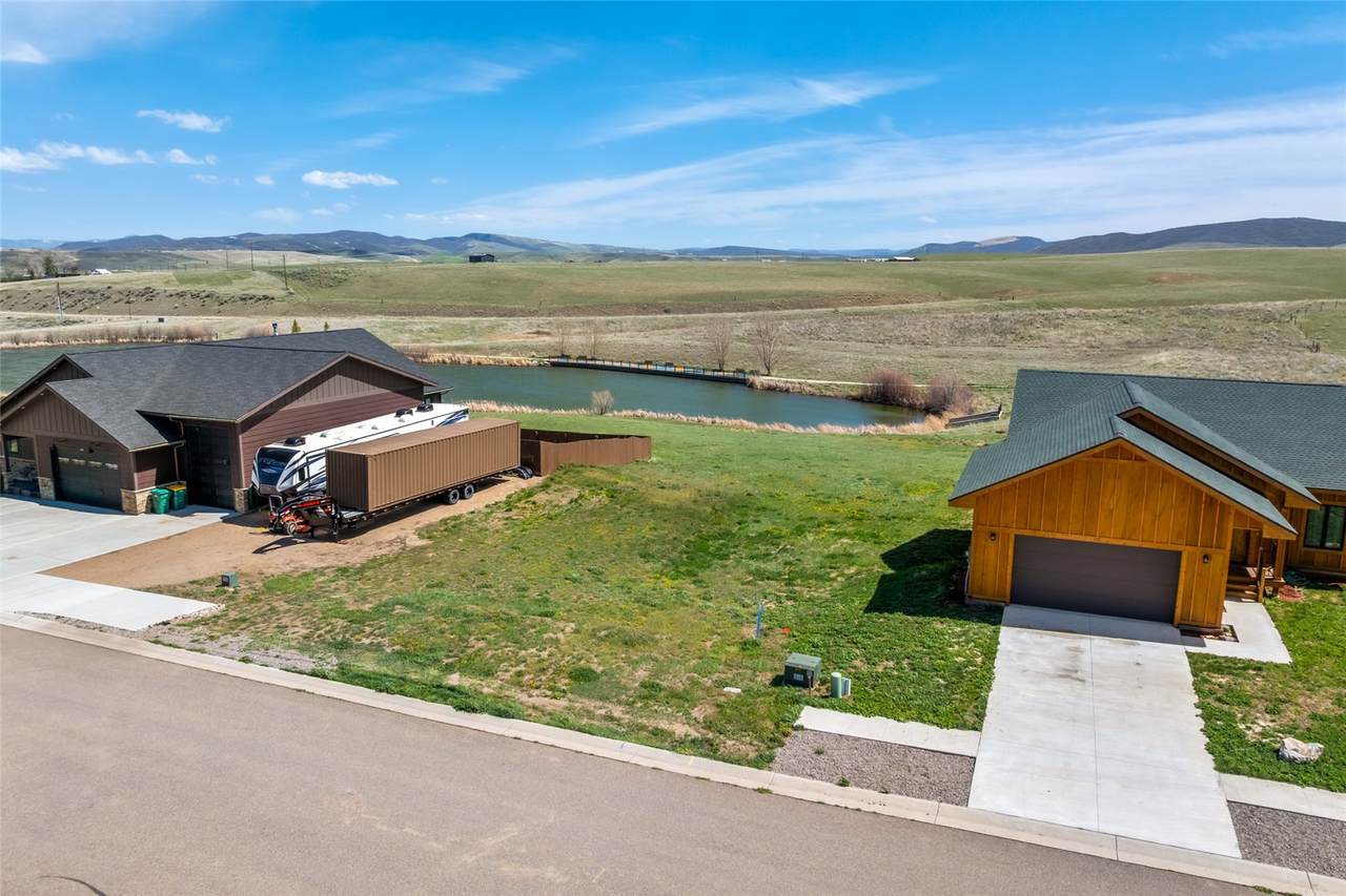 345 Mariposa Drive - Photo 1