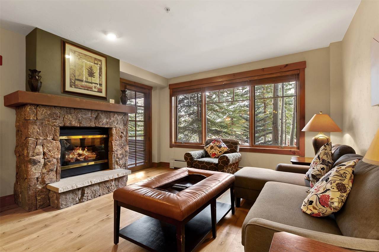 35 Mountain Thunder Drive - Photo 1