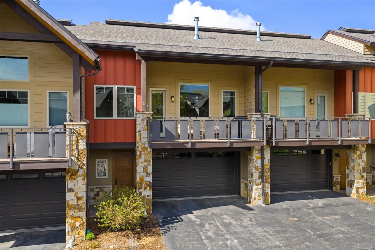 653 Clermont Circle - Photo 1