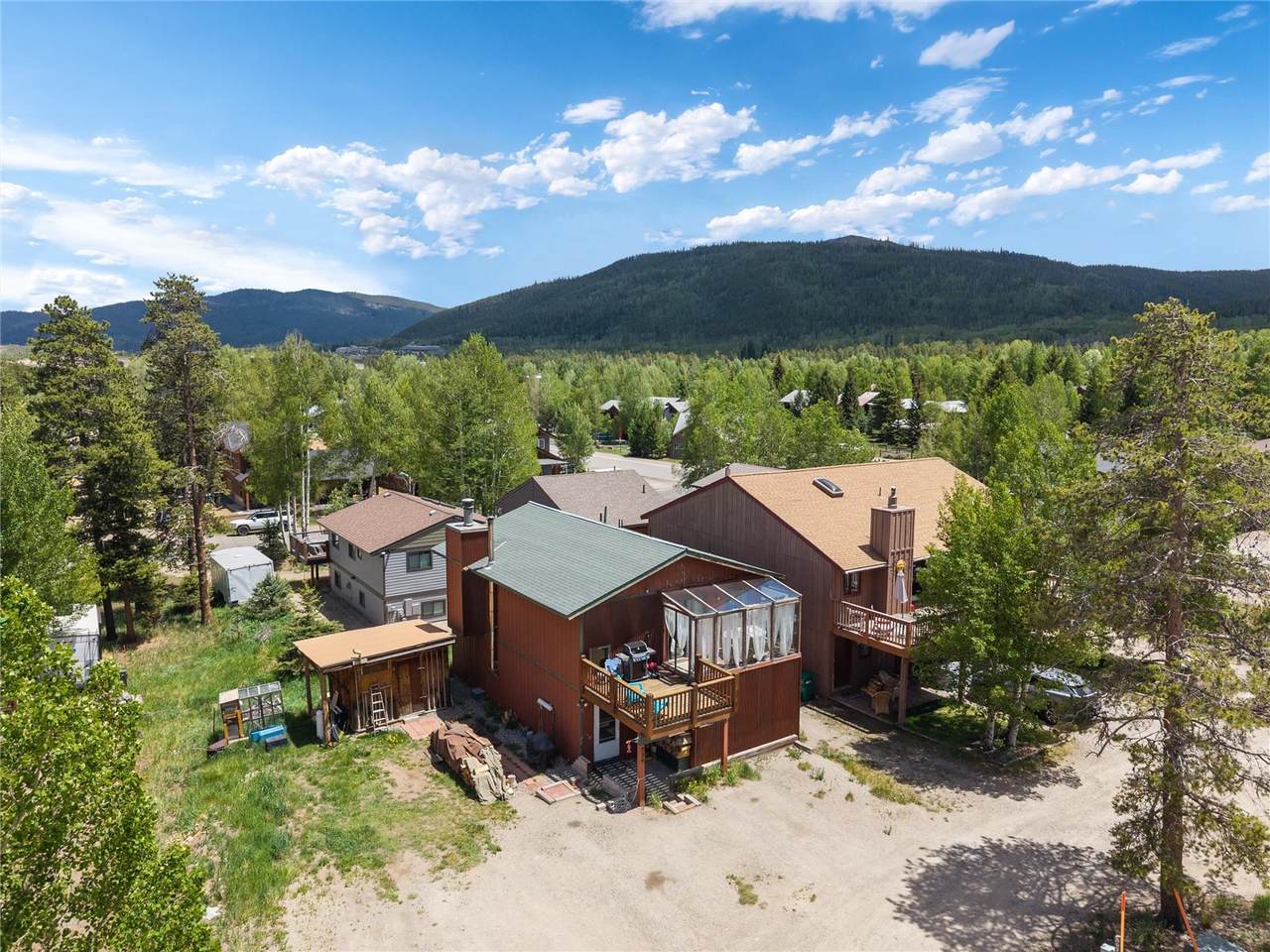 529 Belford Street - Photo 1