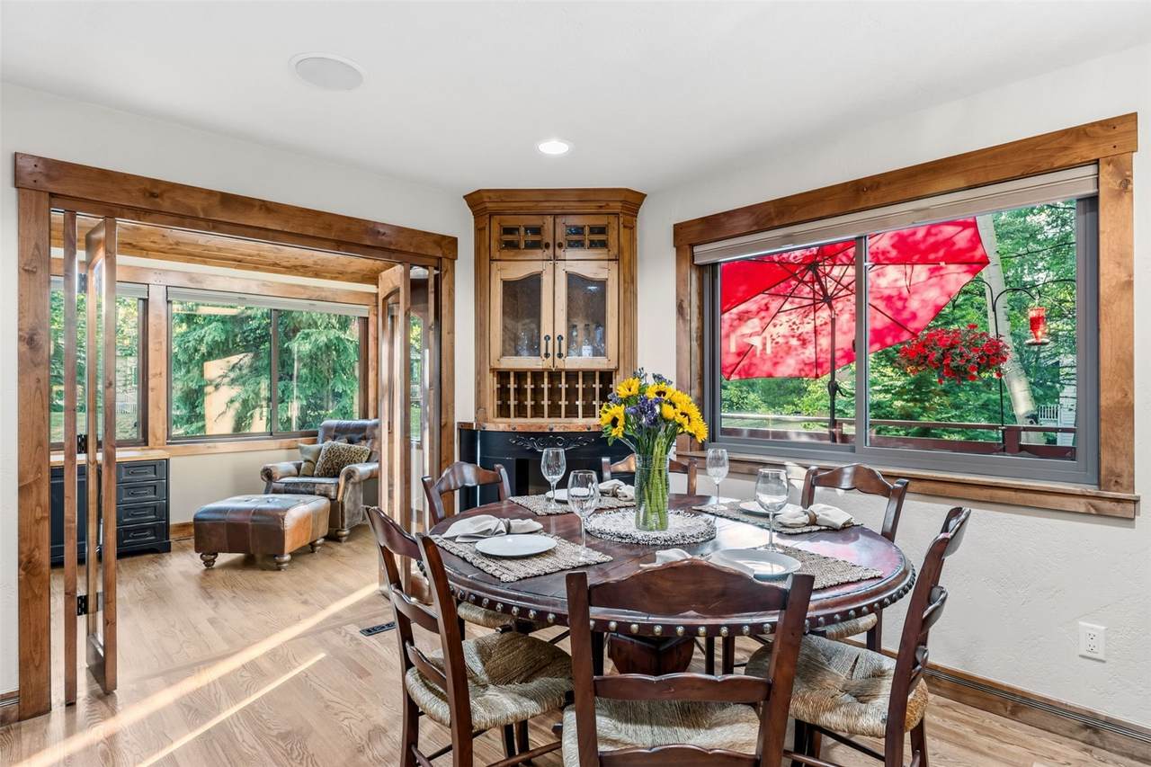 773 Hunters Circle - Photo 1