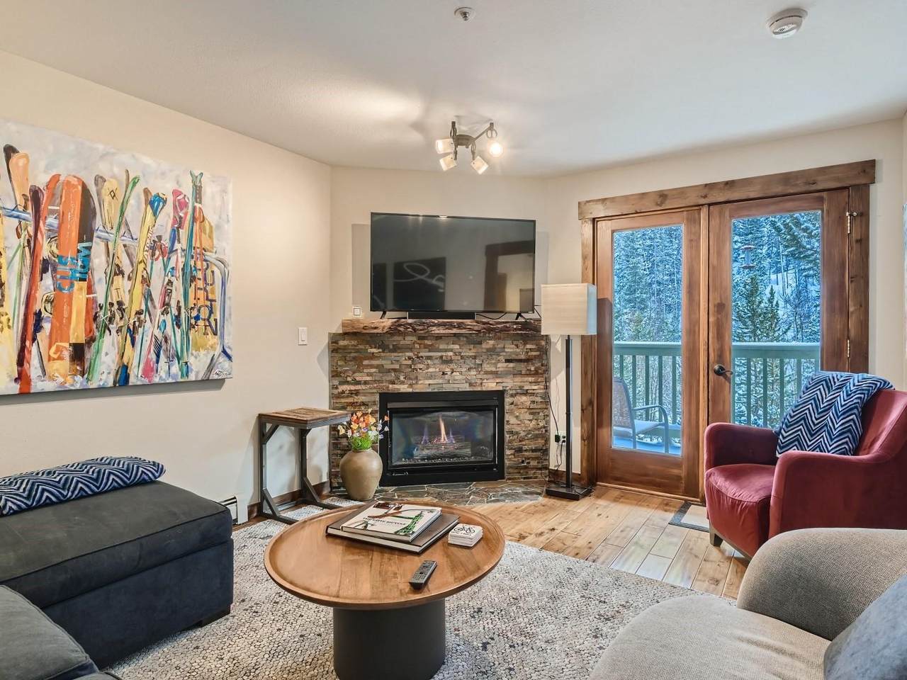 400 Main Street - Photo 1