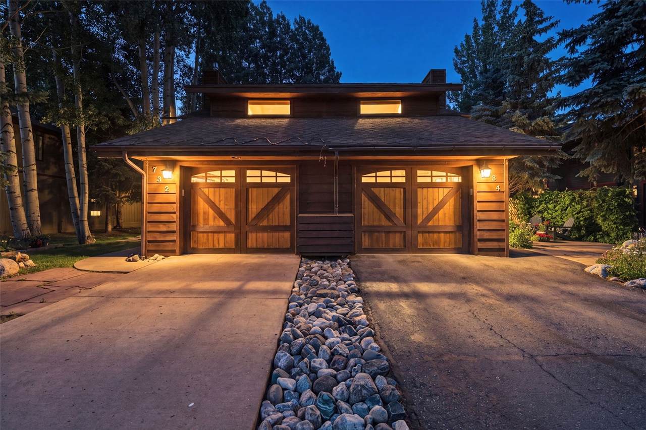 732 Meadow Drive - Photo 1