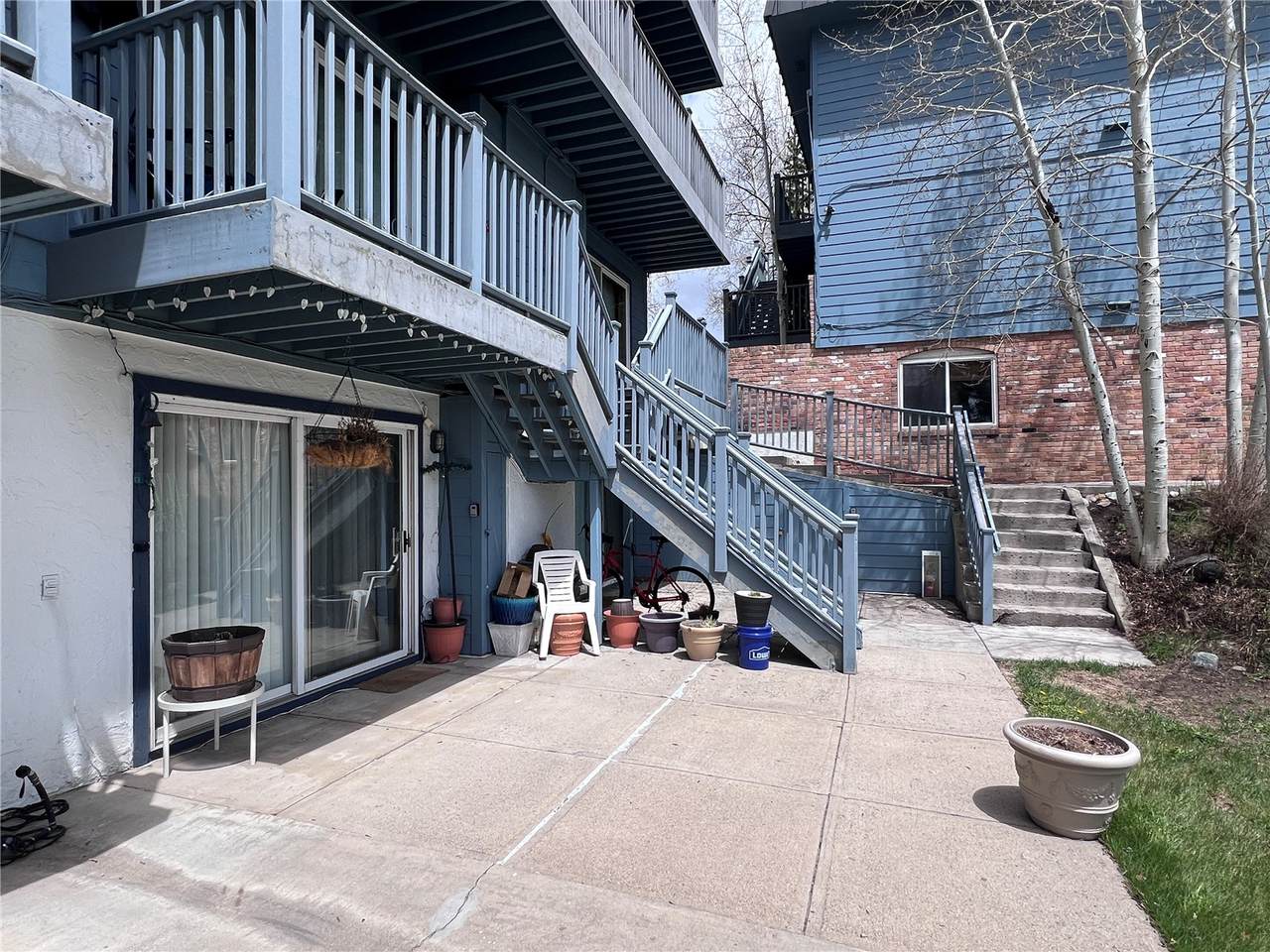330 La Bonte Street - Photo 1