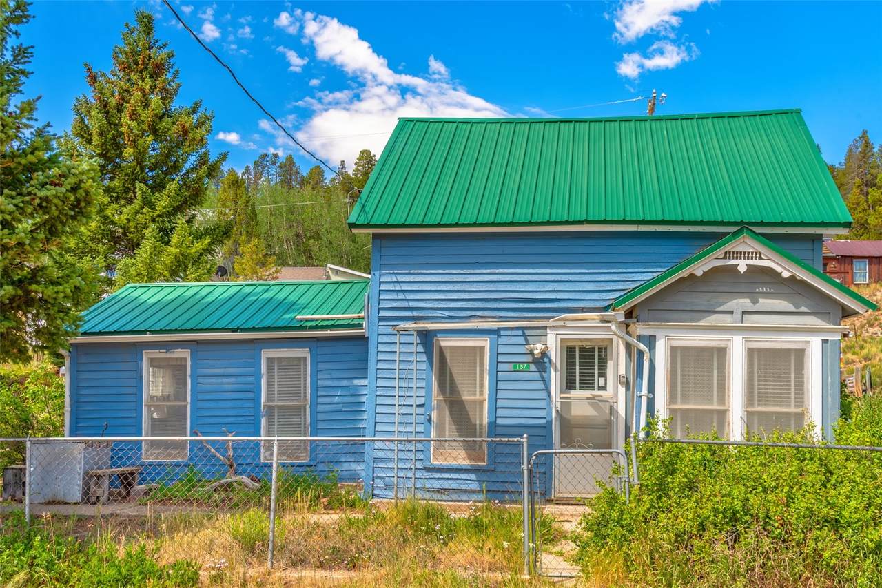 137 Pine Street - Photo 1