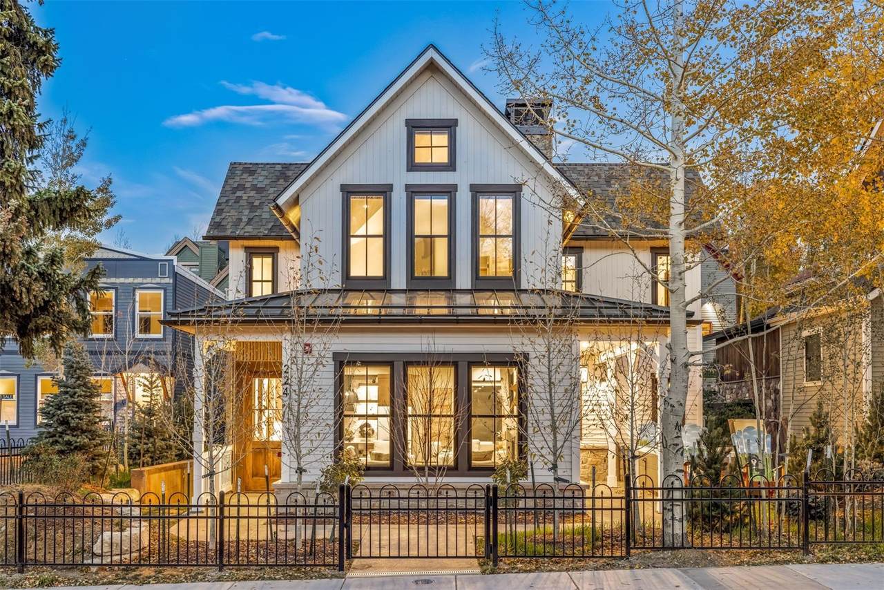 224 Ridge Street - Photo 1